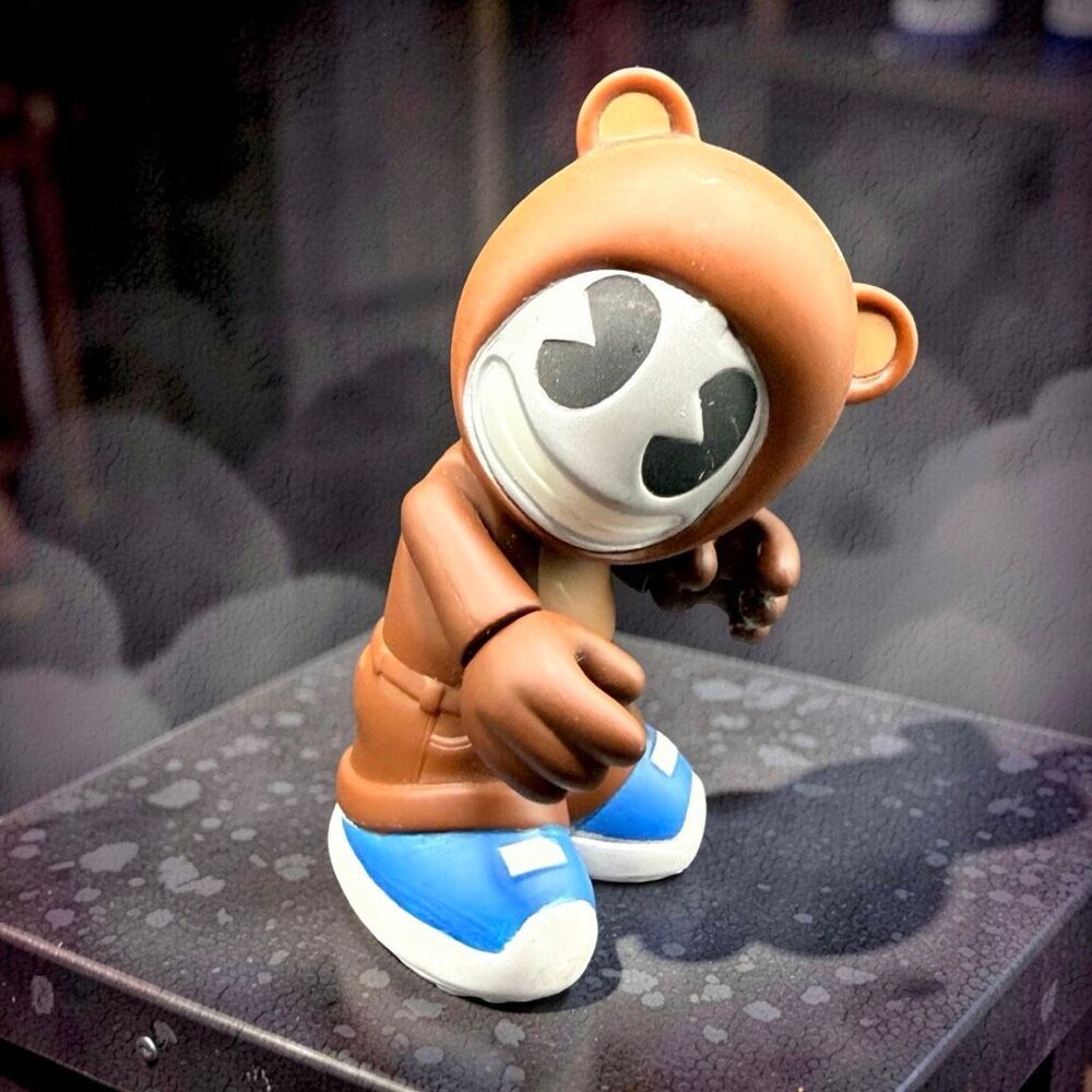 Kid Robot Brown Bear Bot Vinyl Blind Bag Figure 2.5’ A67